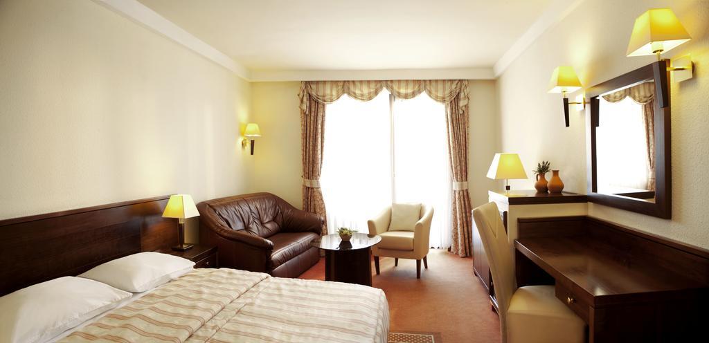 Family Hotel Pagus 파그 외부 사진