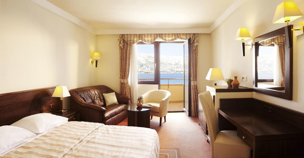 Family Hotel Pagus 파그 외부 사진