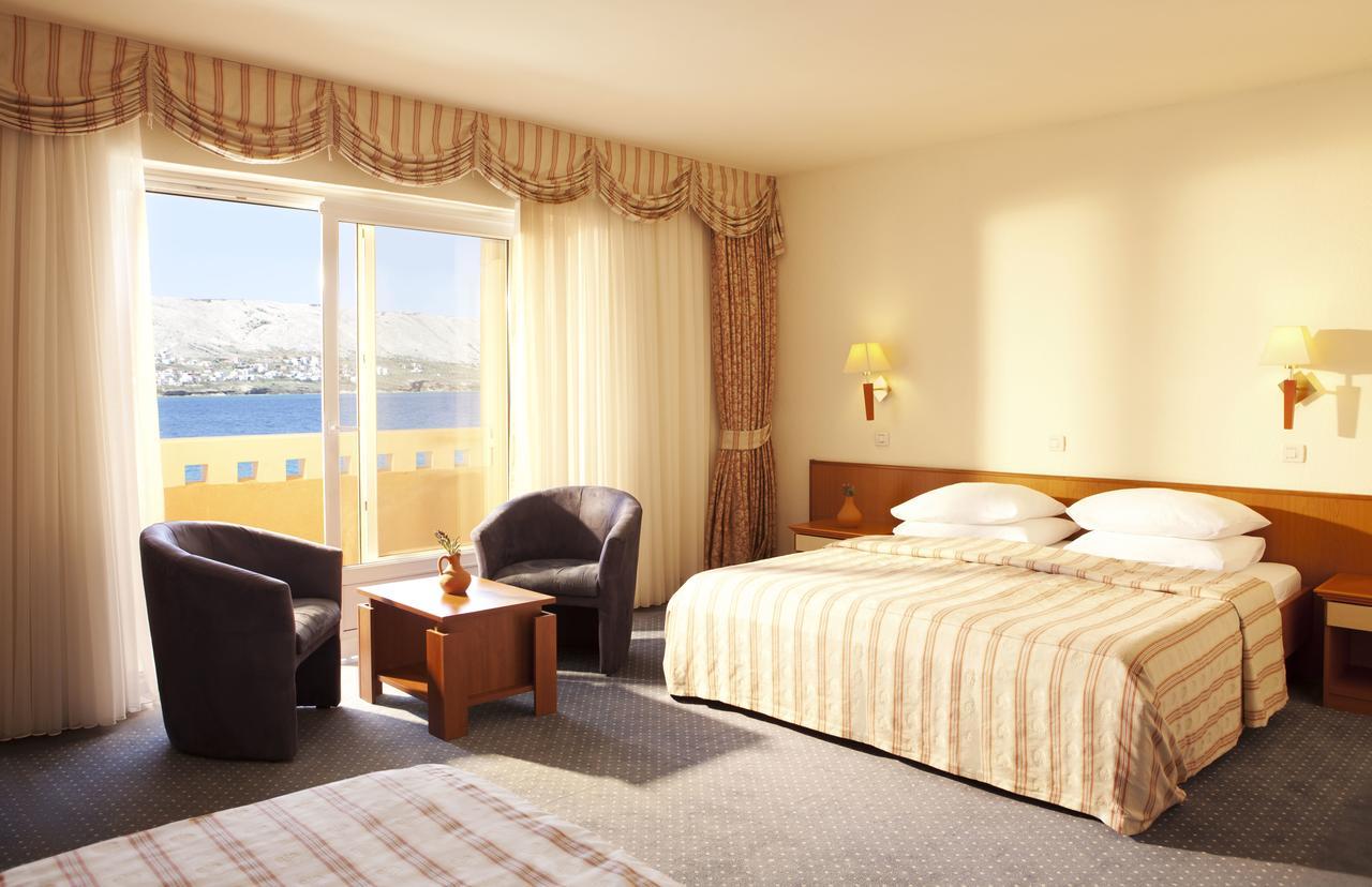 Family Hotel Pagus 파그 외부 사진