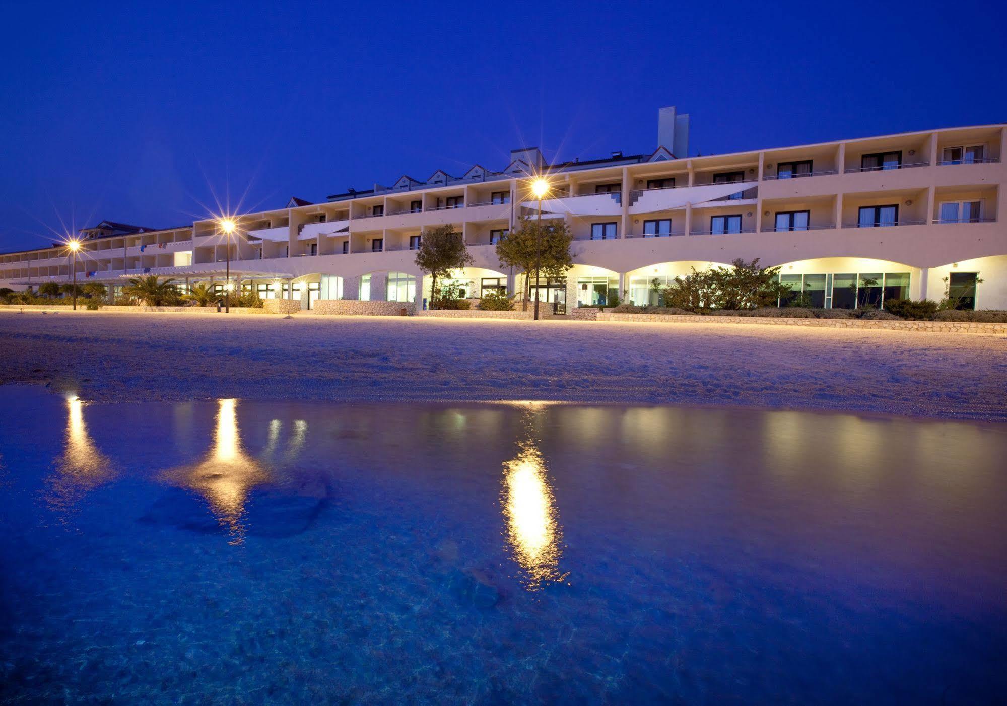 Family Hotel Pagus 파그 외부 사진