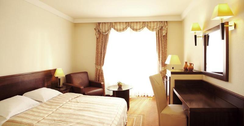 Family Hotel Pagus 파그 외부 사진