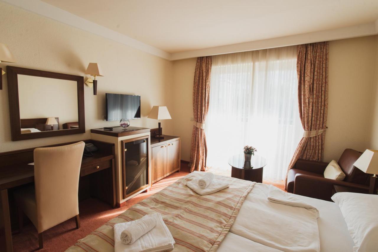 Family Hotel Pagus 파그 외부 사진