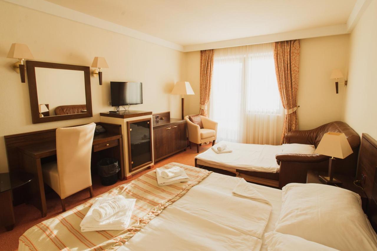Family Hotel Pagus 파그 외부 사진