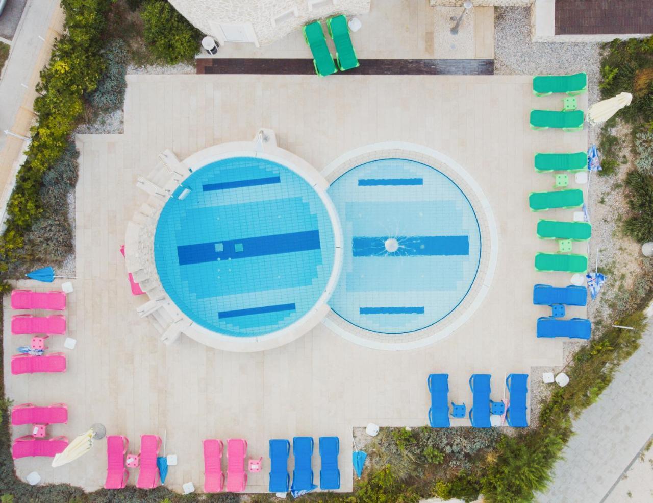 Family Hotel Pagus 파그 외부 사진
