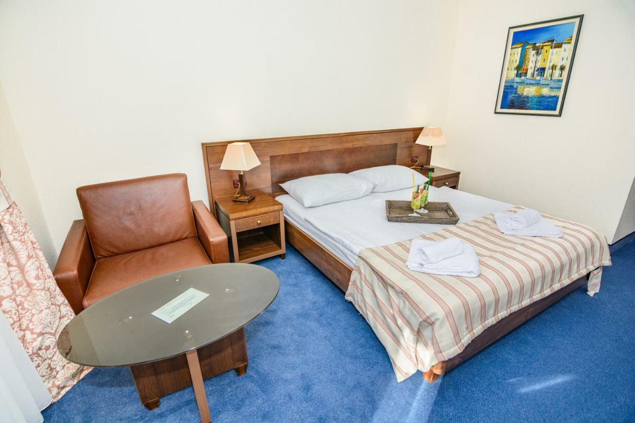 Family Hotel Pagus 파그 외부 사진