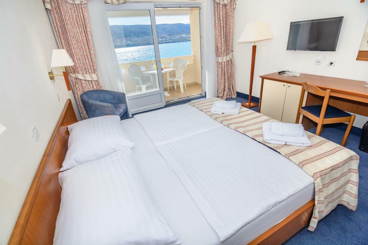 Family Hotel Pagus 파그 외부 사진