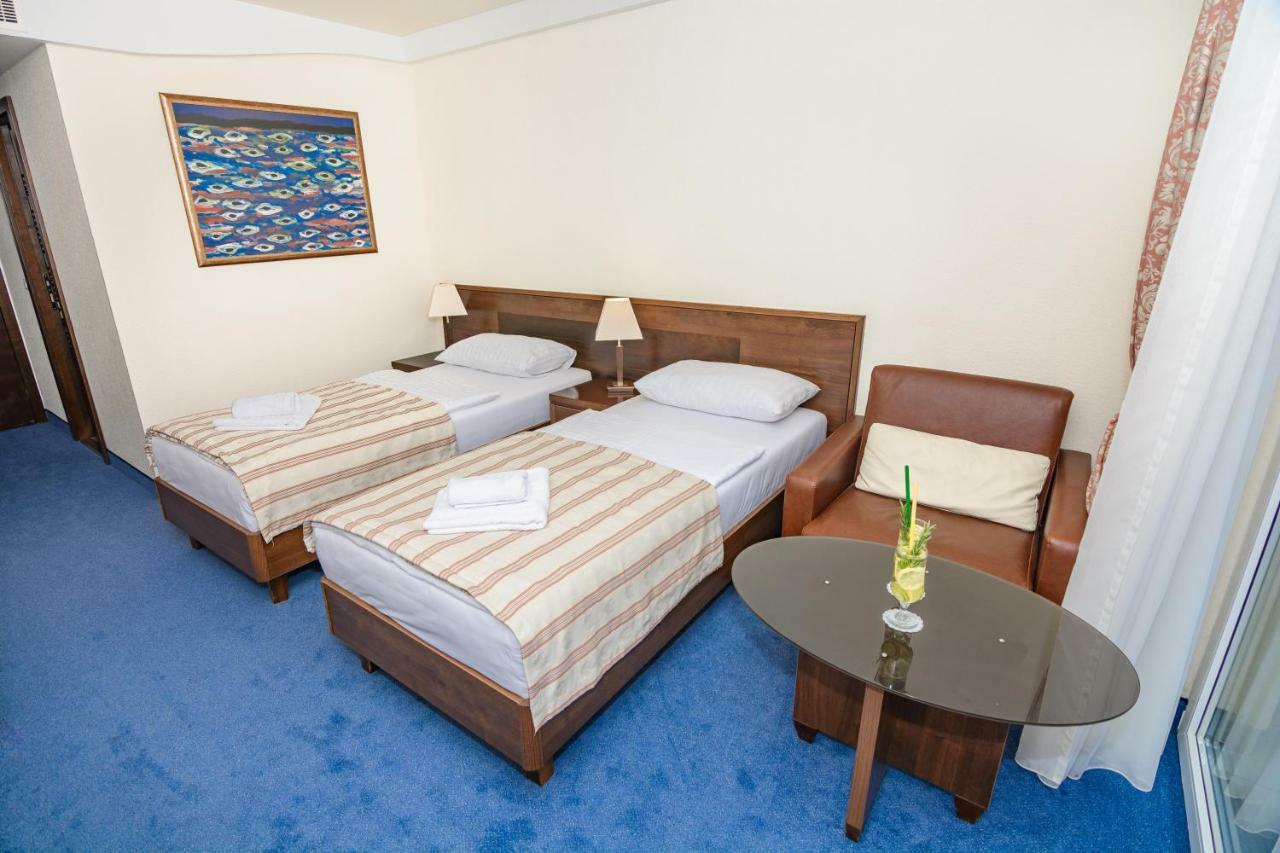 Family Hotel Pagus 파그 외부 사진